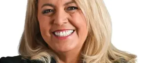 Porträt von Claudia Conen, direkter Blick